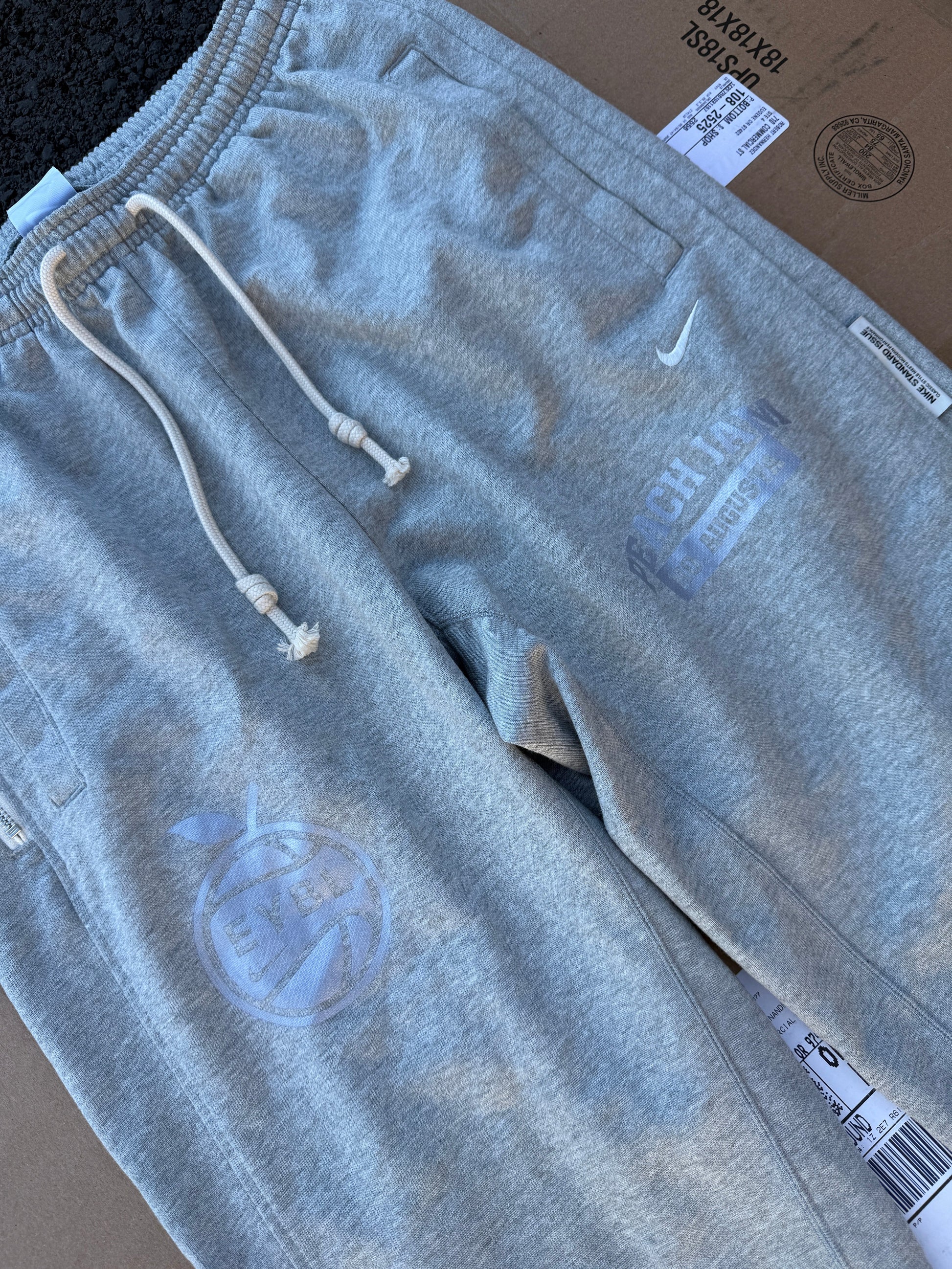 Eybl Peach Jam sweats (M)