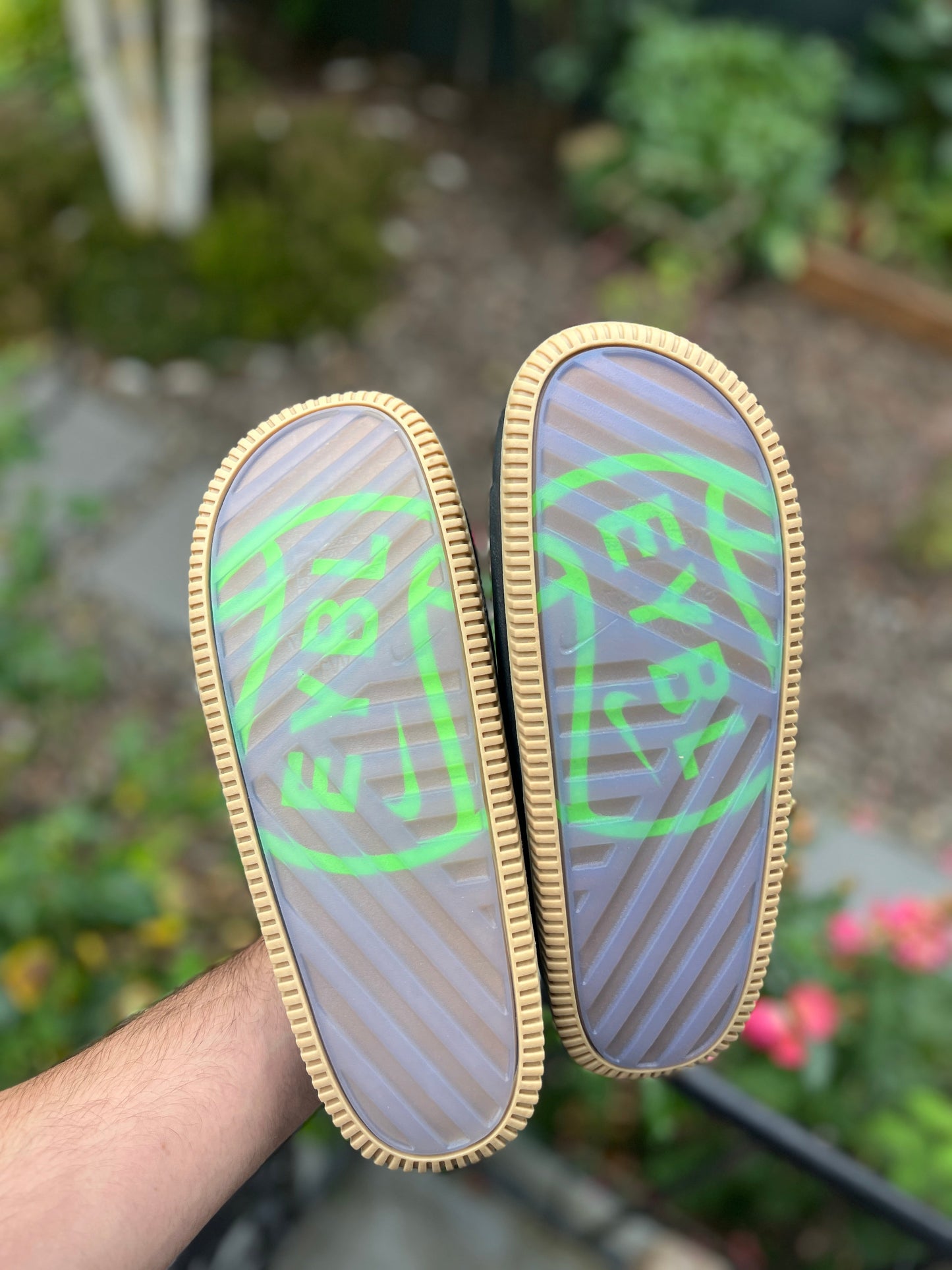 EYBL calm slide (8 / 10 / 11)